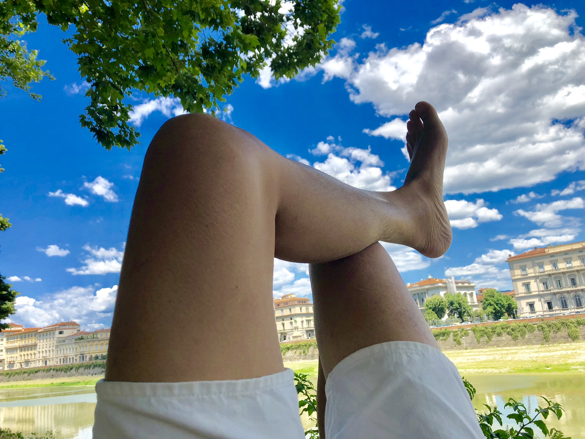 Relaxing beside the Arno